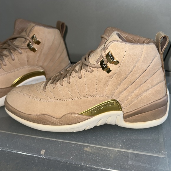 Jordan’s - Picture 2 of 7